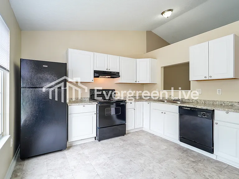 2795 Raphael Dr — Photo 6