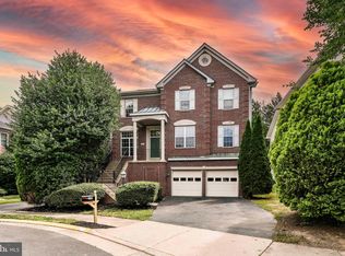 3105 White Daisy Pl, Fairfax, VA 22031