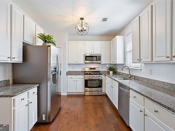 2nd image of 1155 Rhyne Chase SE