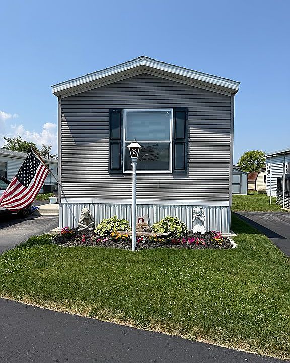1st image of 33 Castle Dr