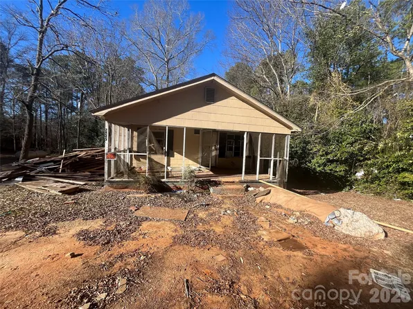 527 Moore St, Wadesboro, NC 28170