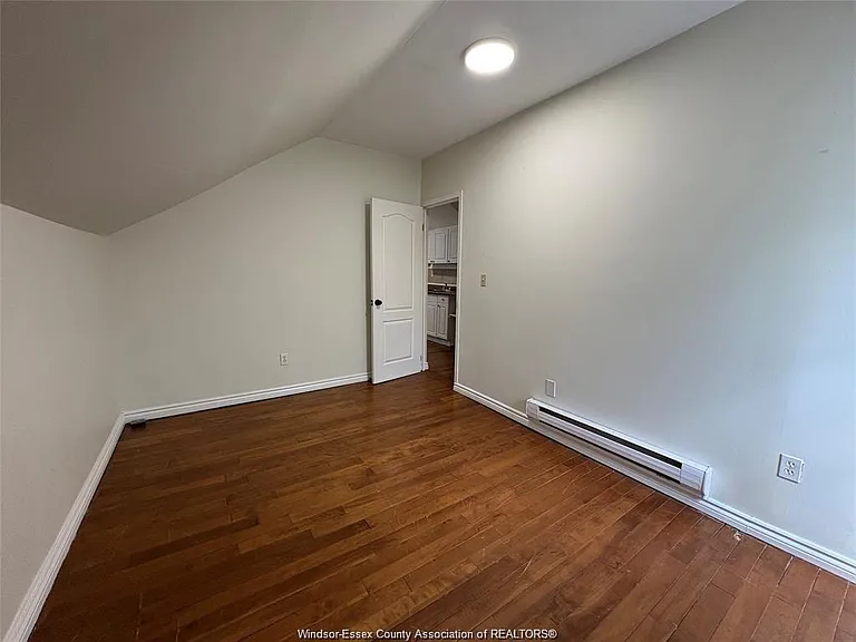 454 Crawford Ave — Photo 13