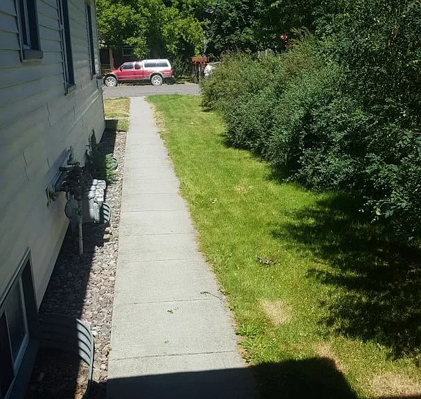 840 Rollins St — Photo 5