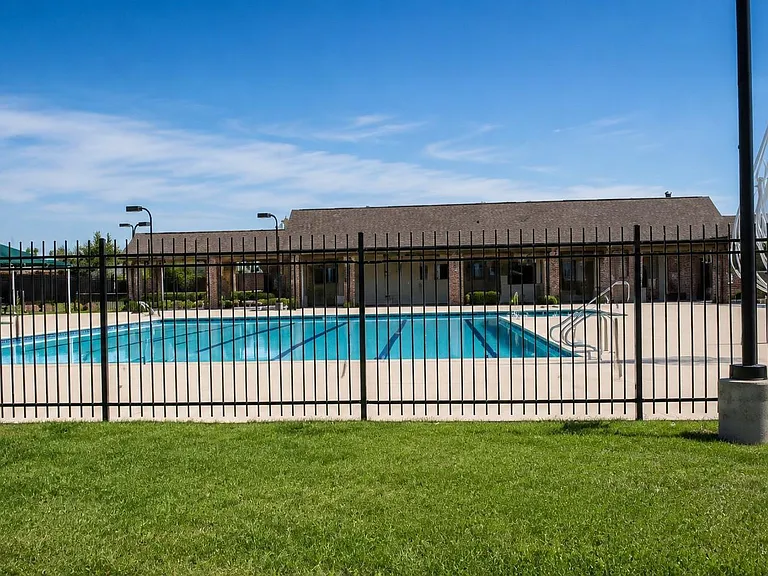 12911 Taper Reach Dr — Photo 32