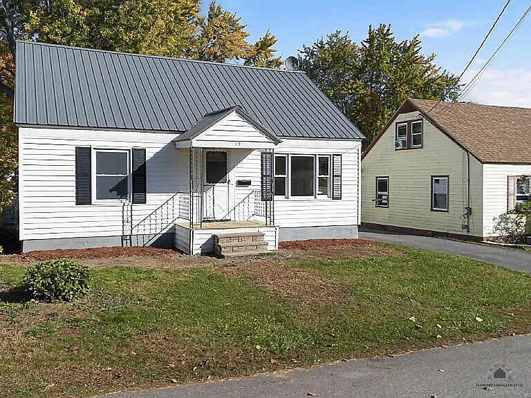 15 Elmhurst St — Photo 23