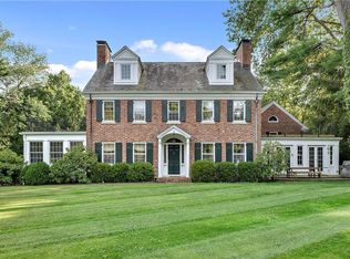 1 Heathcote Dr, Mount Kisco, NY 10549
