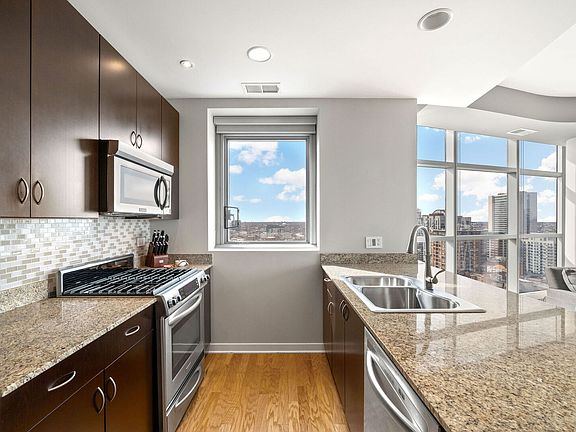 4th image of 303 W Ohio St APT 2307