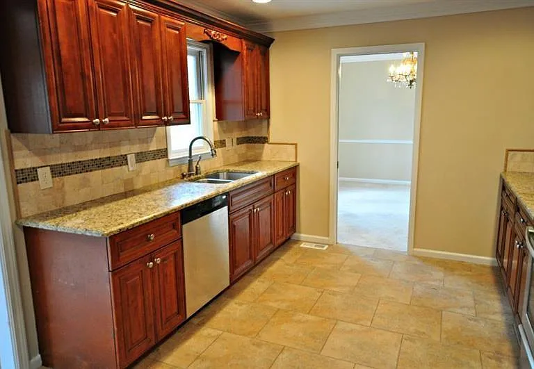 4060 Summit Dr — Photo 5