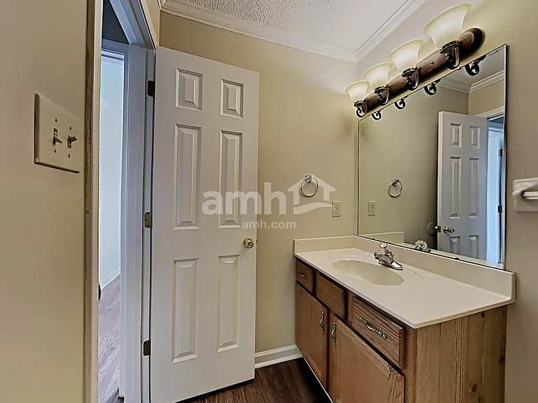 10067 Woodland Grove Dr — Photo 13
