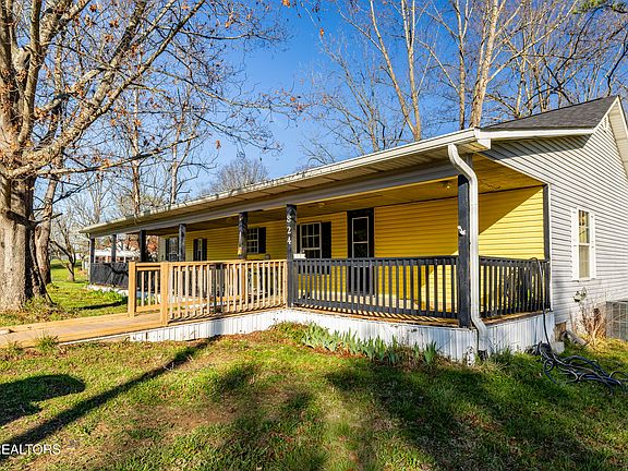 3rd image of 824 Edna Garland Rd