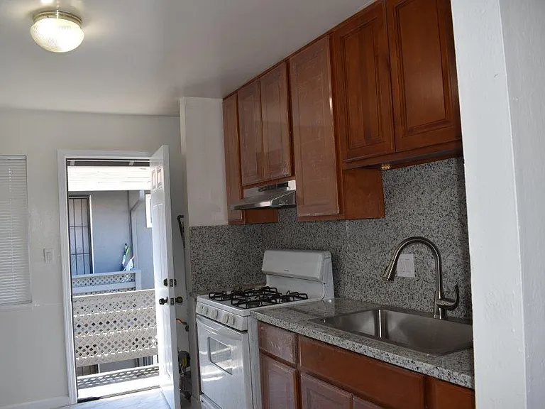 27942 Manon Ave #C — Photo 38