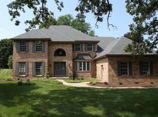 5N832 E Ridgewood Dr, Saint Charles, IL 60175