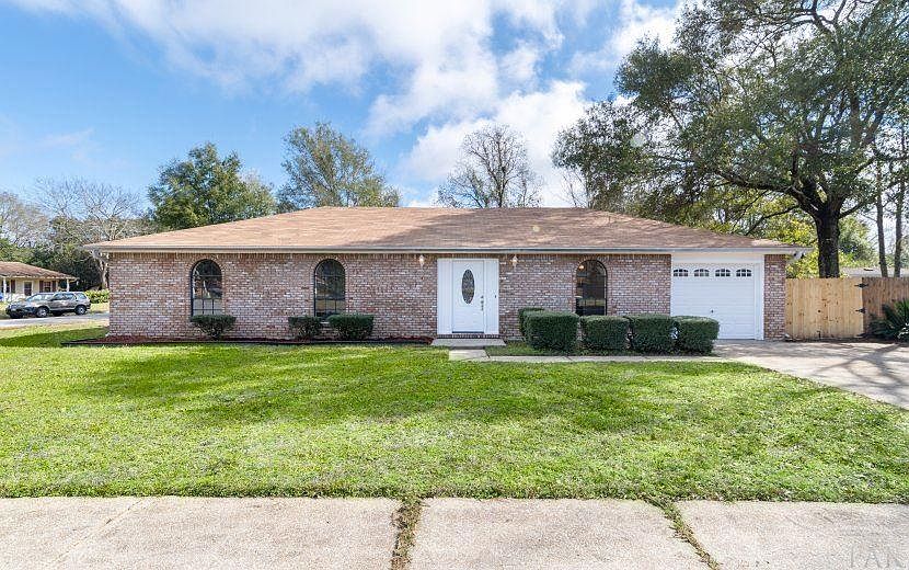 1st image of 7956 Dartmoor Dr