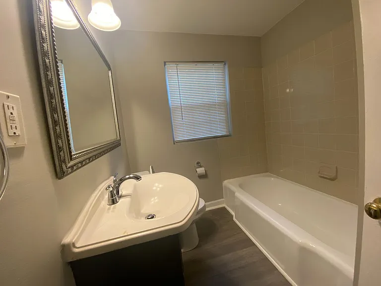 4111 Glory St — Photo 24