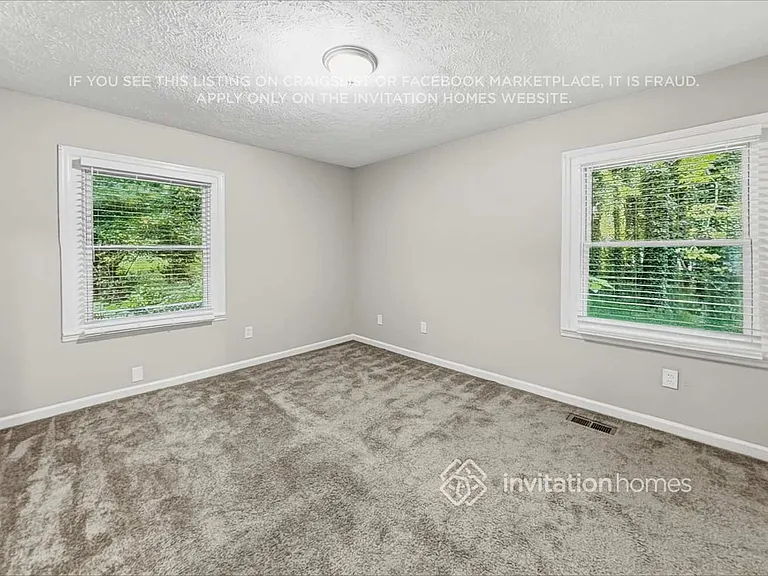 1537 Spruce Ridge Ct — Photo 10