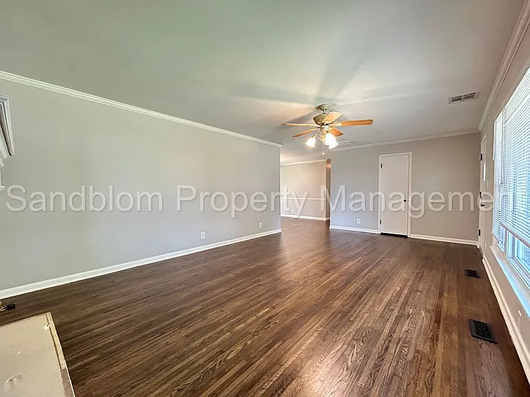 4520 E 21st Pl — Photo 4