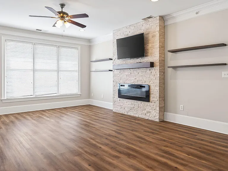 423 Waterford Lake Dr — Photo 15