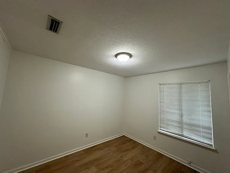 2207 Aberdeen Rd — Photo 4