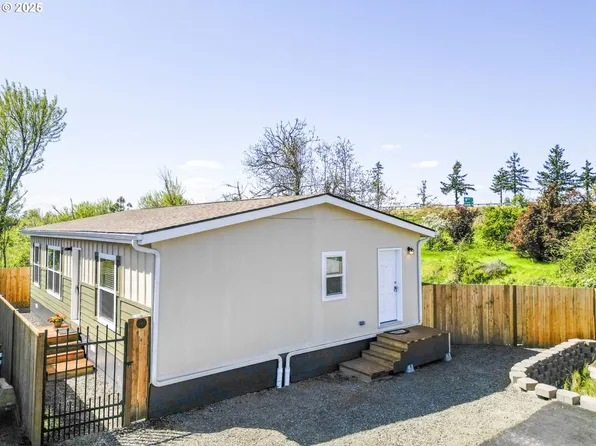 492 Moffit Ln, Springfield, OR 97477