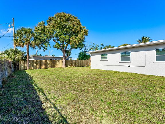 3rd image of 656 W 6th Street