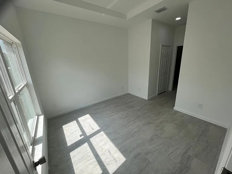 2513 22nd St W — Photo 18
