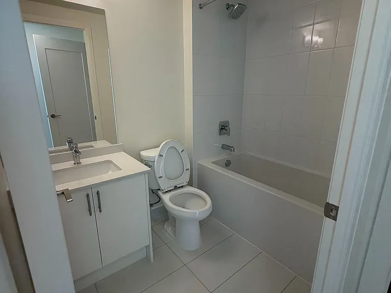 27 Korda Gate #1408 — Photo 18