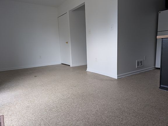3rd image of 48624 Sugarbush Rd