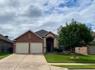 3912 Hunter Peak Rd, Fort Worth, TX 76115