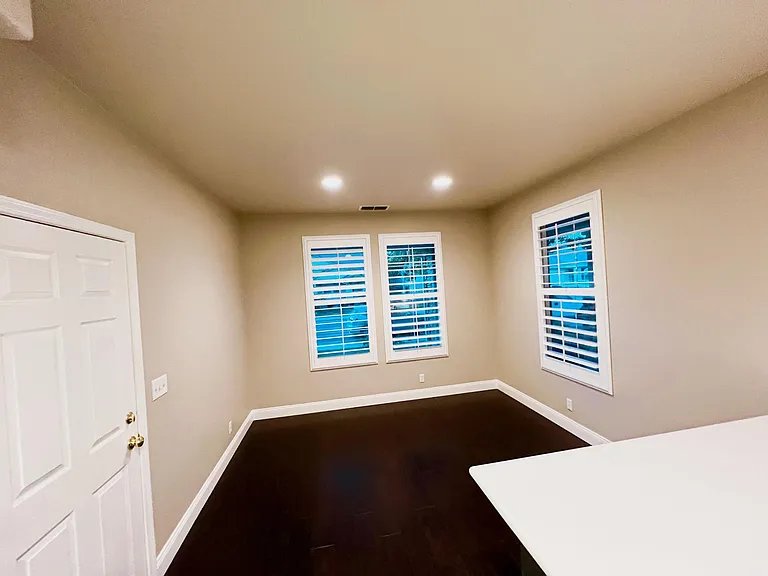 2406 Abbott Ct — Photo 4