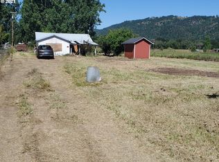 955 Oak Hill Rd, Roseburg, OR 97471