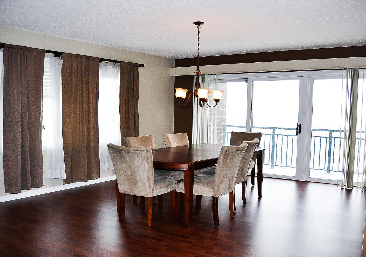 2 bed, 1850 sqft, $3,000 — Photo 4