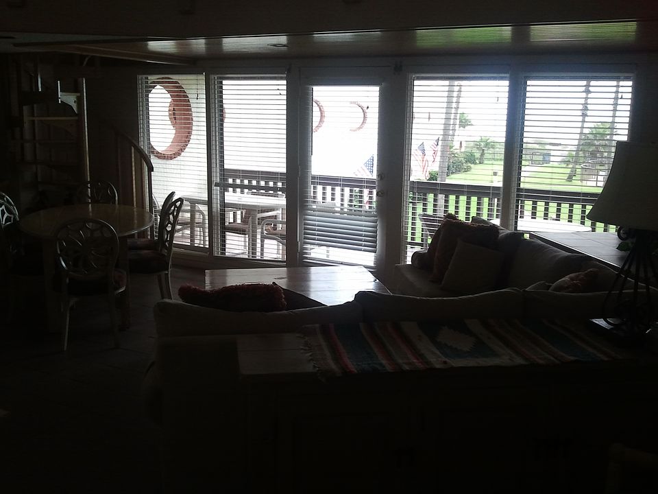 Entrance/Living Room