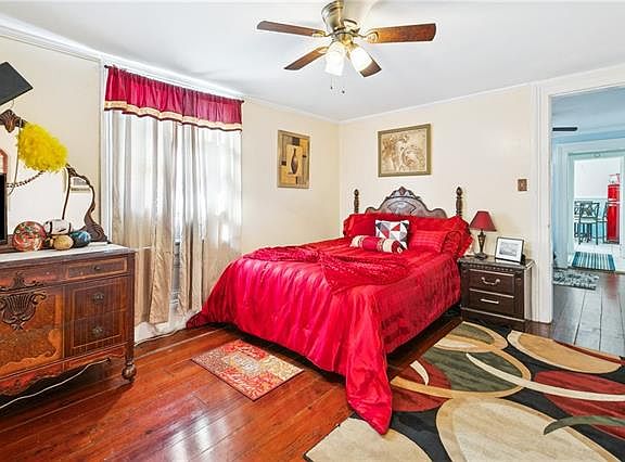 5th image of 2127 Simon Bolivar Ave
