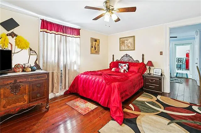 2127 Simon Bolivar Ave — Photo 5