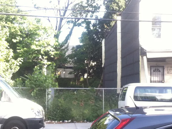 1306 Findlay Ave, Bronx, NY 10456