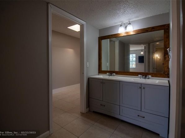 9417 NW 42nd St, Sunrise, FL 33351