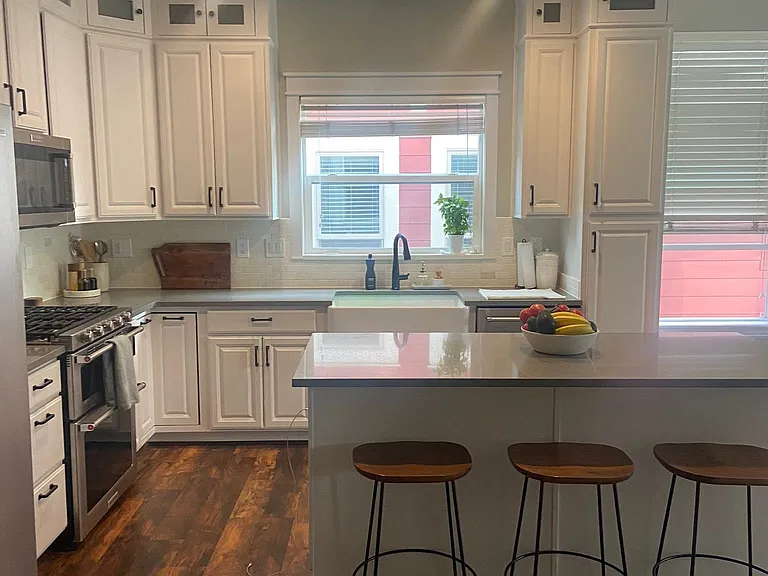 4322 W Pentenwell Ln — Photo 6
