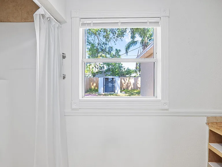 3005 W Kathleen St — Photo 18