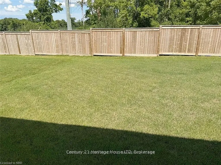 11 Beachwalk Cres — Photo 5