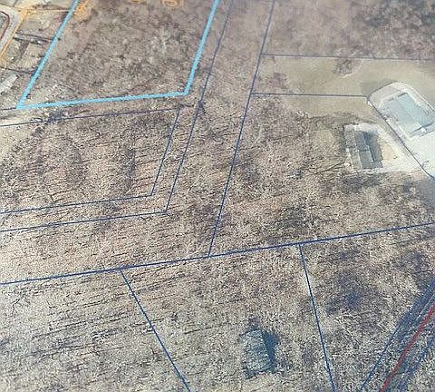 Blue Square 1,5 Acre lot
