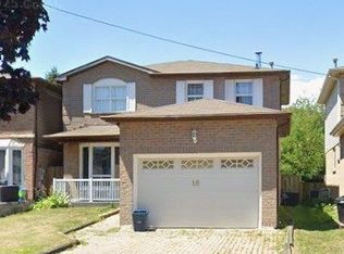 18 Charlton Cres, Ajax, ON L1S 4B8