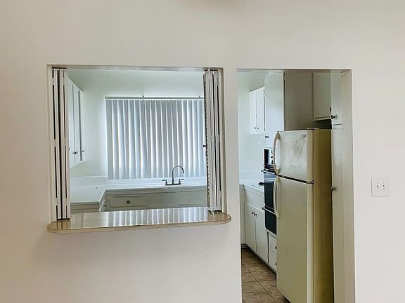 5th image of 1341 N Poinsettia Pl APT 9