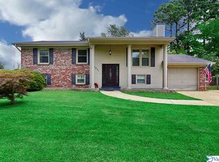 9031 Craigmont Rd SW, Huntsville, AL 35802