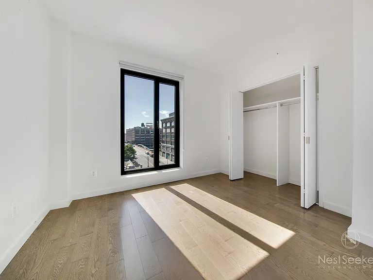 11-39 49th Ave #602 — Photo 4