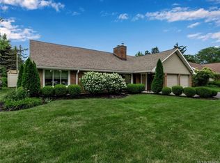 33 Wansfell Rd, Amherst, NY 14226