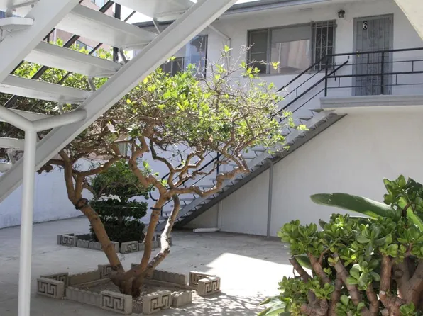 1815 Greenfield Ave, Los Angeles, CA 90025