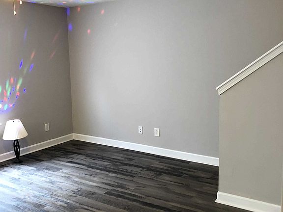4th image of 624 McKean Dr
