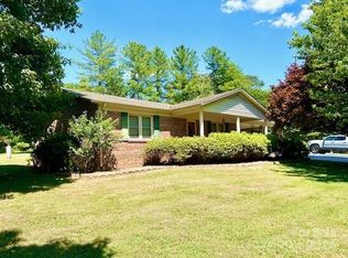 3080 Sunset Trl, Lenoir, NC 28645