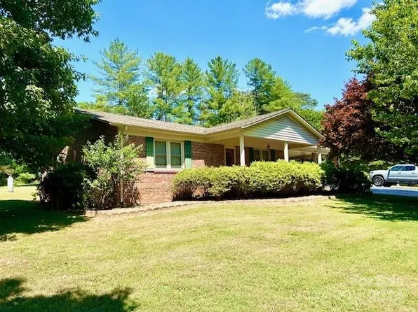 3080 Sunset Trl, Lenoir, NC 28645