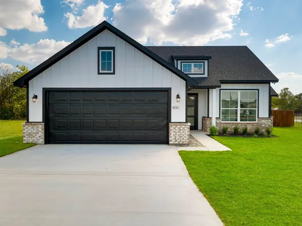 400 Cirrus Cir, Muenster, TX 76252